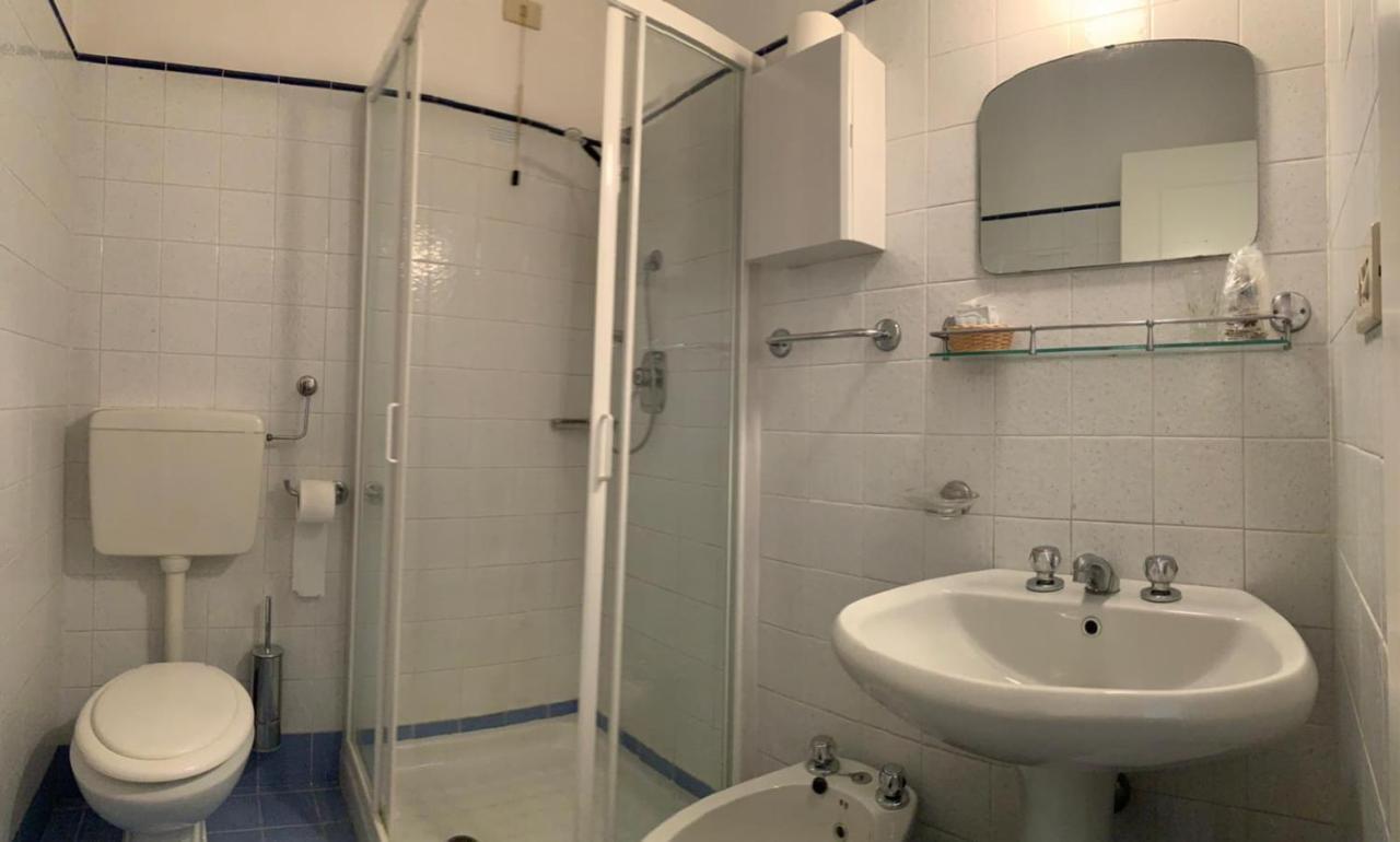 Albergo Dell'Angelo Pieve di Teco Екстер'єр фото
