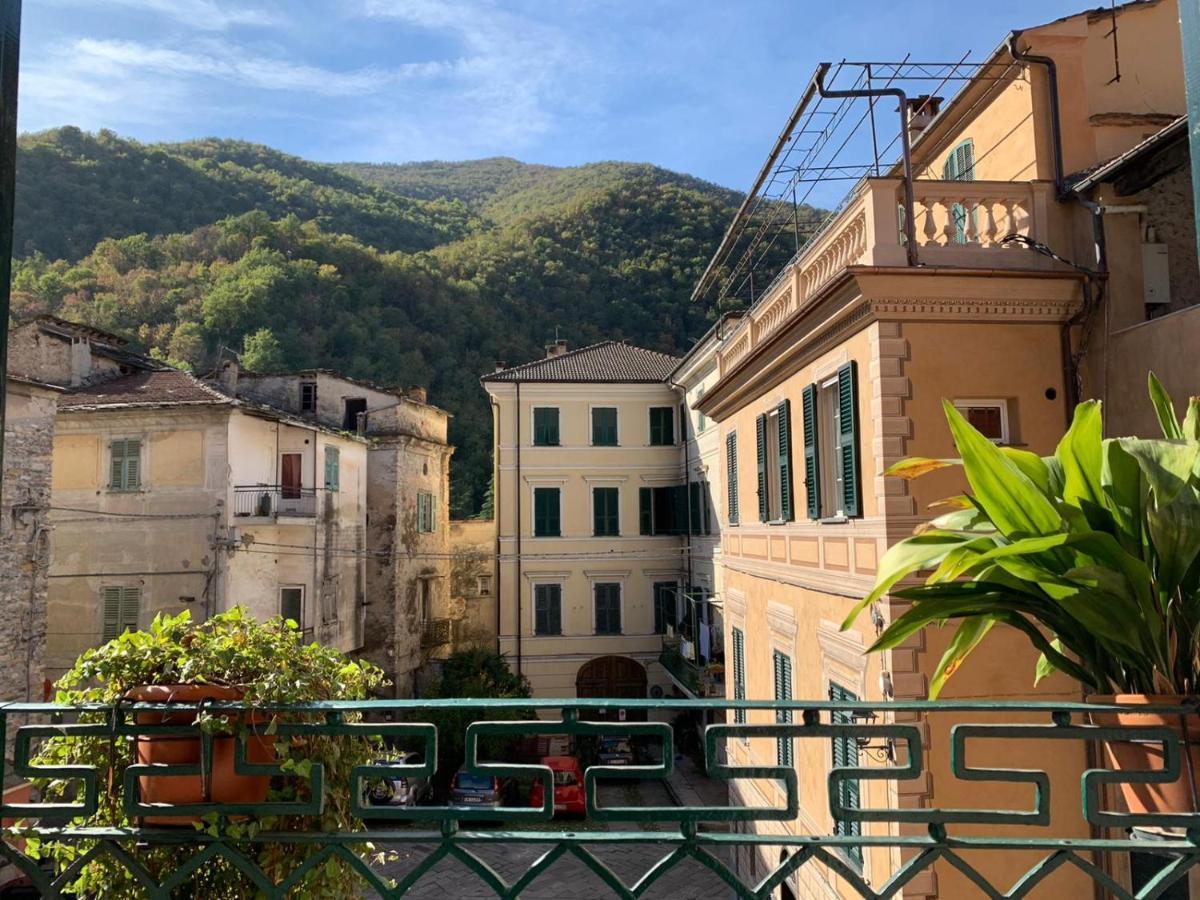 Albergo Dell'Angelo Pieve di Teco Екстер'єр фото